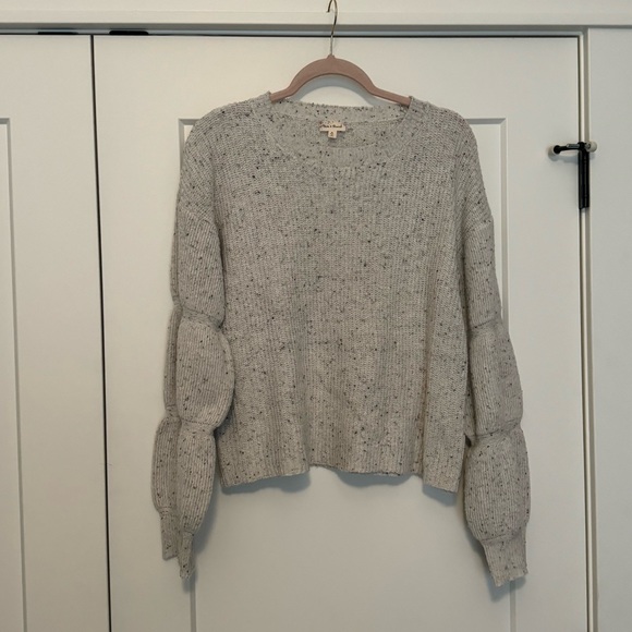 Hem & Thread Bubble Sleeve Sweater. Size M. - Picture 1 of 6